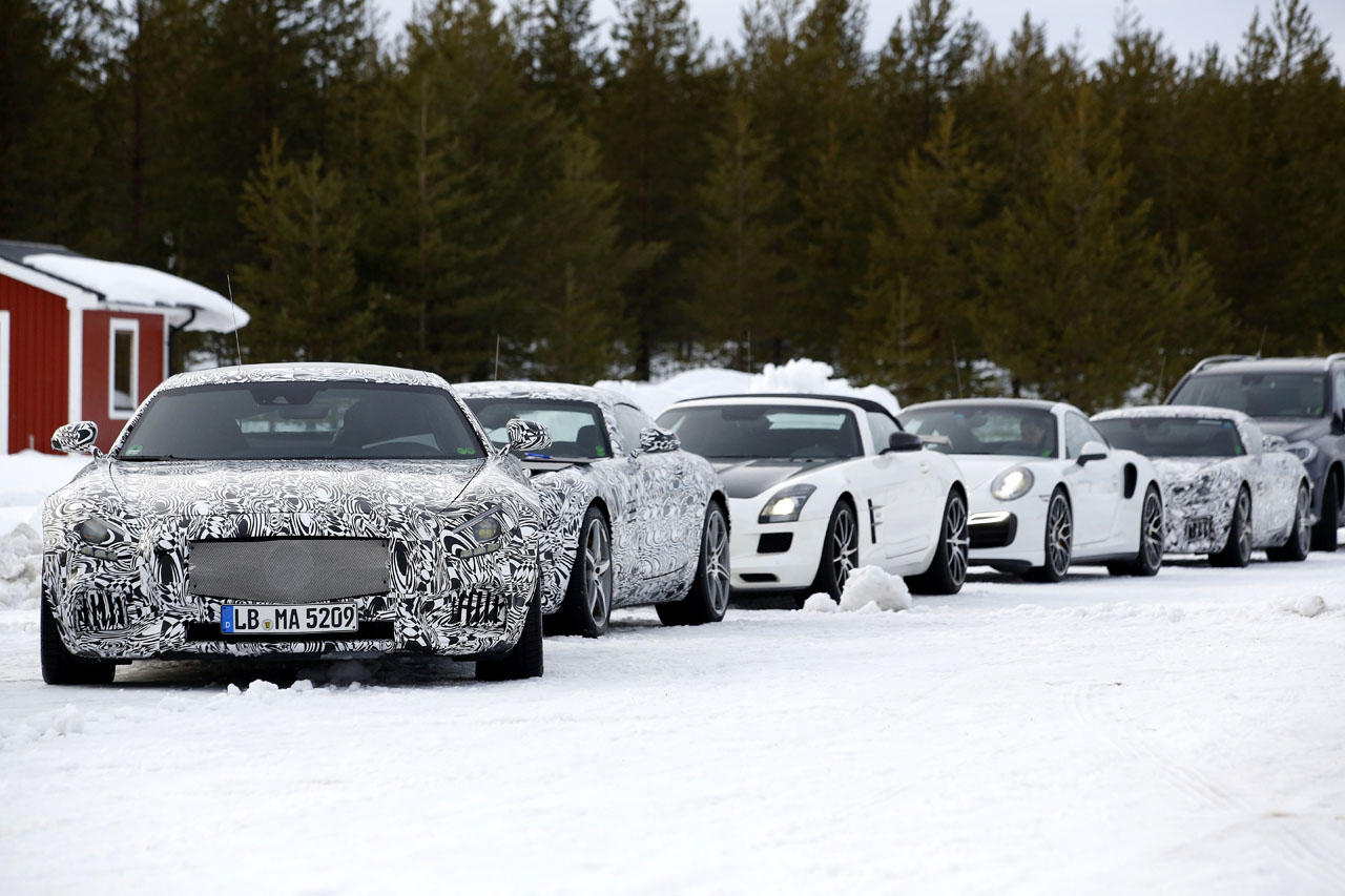 Spy Shots of Cars 画像ベンツAMG GT豪雪テストをスクープ clicccar