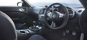 レザー製 3本スポーク ステアリング ニスモのカタログモデル、ジュークに続く第二弾「フェアレディZ NISMO