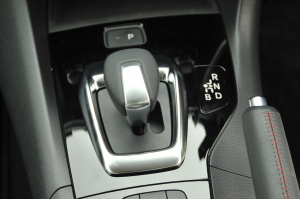 mazda_axela_hybrid_04