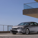 2013_Lexus_ES_350_001