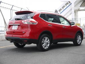 NISSAN_X_TRAIL_02
