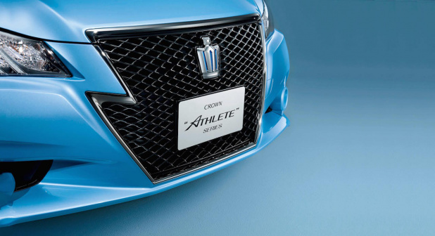 ピンクのクラウンに続き「空色」と「若草色」はクラウン60周年の限定