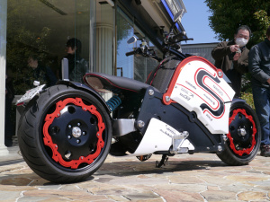 ついに未来が現実に! 超絶かっこいい電動バイクzecOO(ゼクウ)発売 ついに未来が現実に! 超絶かっこいい電動バイクzecOO(ゼクウ)発売
