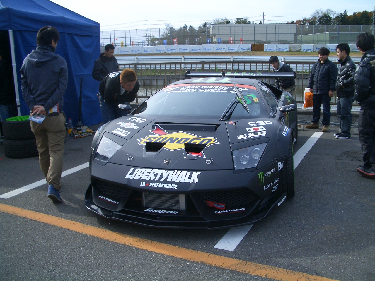 フォーミュラだけじゃない！D1マシン達も華麗なドリフトも魅せる
