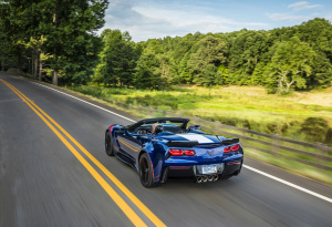 In addition to the track-focused chassis and suspension components, the Grand Sport coupe and convertible feature unique exterior elements, including specific front fender inserts and Z06-style grille, as well as wider fenders and rear quarter panels to accommodate a wider track.