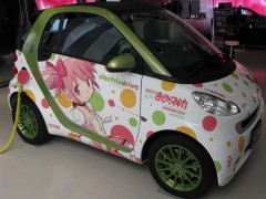 スマート電気自動車のまどか☆マギカ ラッピングカー