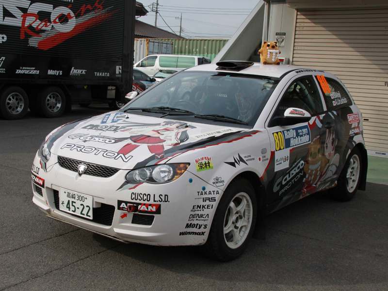 そびえ立つ突起が大事です 痛車全日本ラリー プロトン サトリア ネオ 詳細撮影その3 Clicccar Com