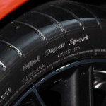 トヨタ86とスバルBRZの標準タイヤはエコタイヤ - トヨタ86のオプション18インチタイヤ