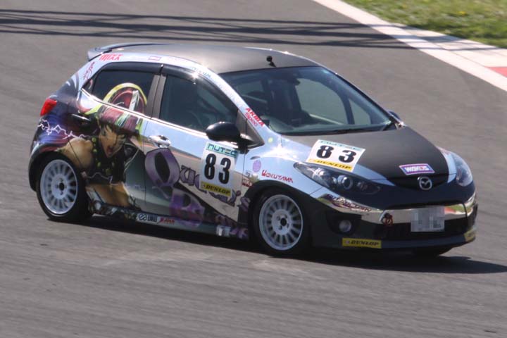 痛車デミオレースデビュー 予選走行 画像 痛車デミオレースデビュー 富士チャンピオンレース 11 Clicccar Com