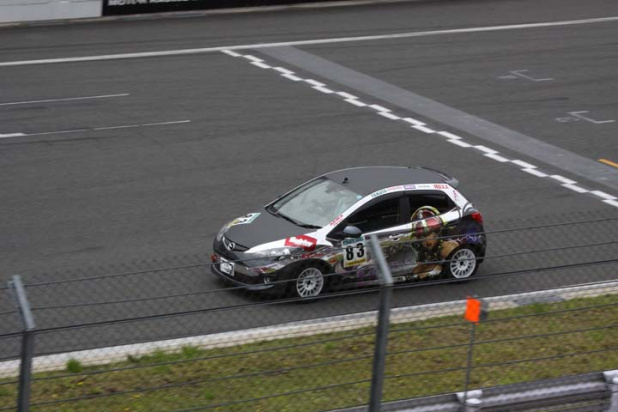 「参加車両がコースでデモラン？【痛ロードフェスティバル in Fuji】」の3枚目の画像