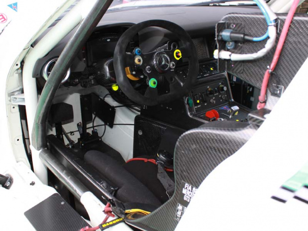「メルセデスベンツSLS AMG-GT3はスーパー耐久ST-Xクラスのニューカマー【モータースポーツジャパン2011@お台場】」の5枚目の画像
