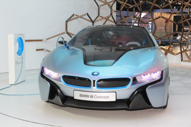 「BMWのプラグインハイブリッド「i8」は重量配分50:50に注目!【フランクフルトショー2011】」の5枚目の画像