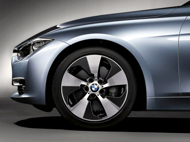 「6代目BMW 3シリーズ登場! 開発テーマは『ゆとりとエコ』の両立!」の17枚目の画像