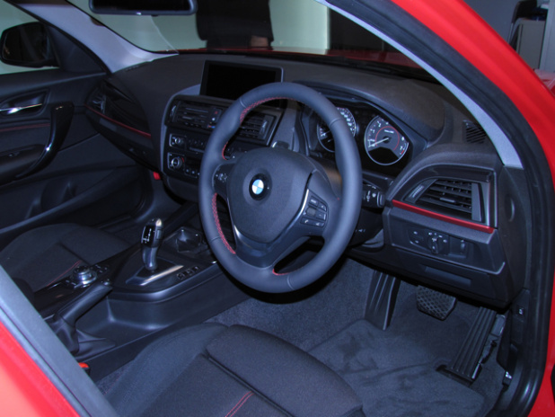 「MTじゃムリ! BMW 1シリーズがフルモデルチェンジしてなんと８速AT搭載です!!」の4枚目の画像