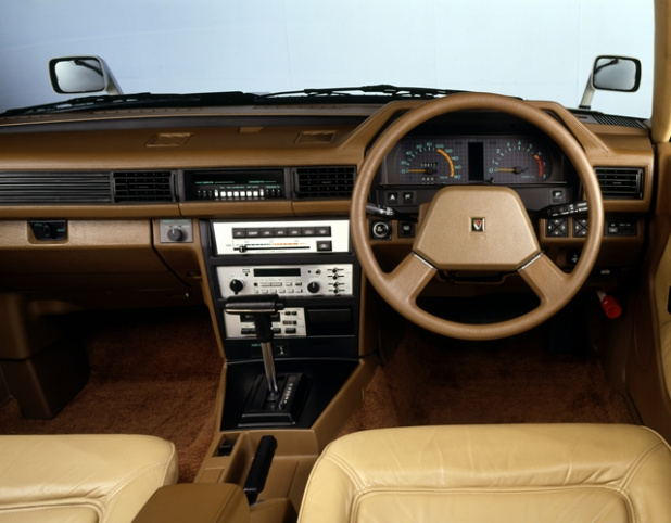 「ソアラより最先端をいくデザインとも言われた初代レパード　80年代のクルマ　その2【CAR STYLING VIEWS 12】」の1枚目の画像