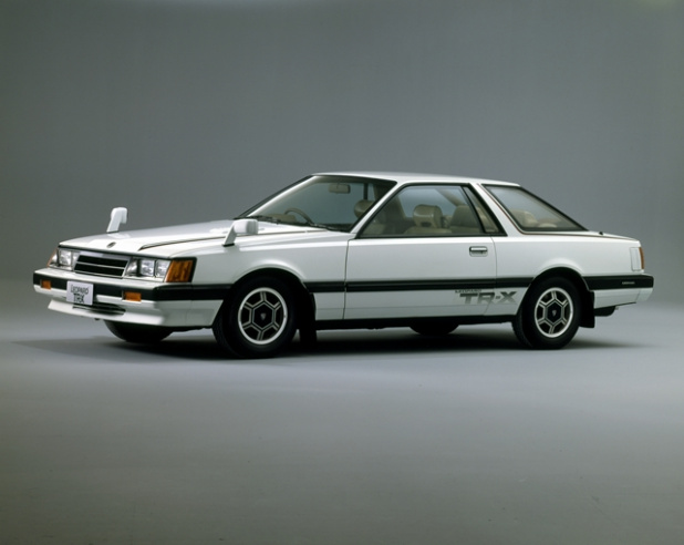 「ソアラより最先端をいくデザインとも言われた初代レパード　80年代のクルマ　その2【CAR STYLING VIEWS 12】」の3枚目の画像