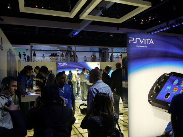 「ガーン！PSPの後継機「PS　Vita」の取材が難しい…【E3　2011　レポート　in ロサンゼルス】」の2枚目の画像