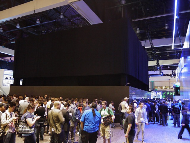 「ガーン！PSPの後継機「PS　Vita」の取材が難しい…【E3　2011　レポート　in ロサンゼルス】」の3枚目の画像