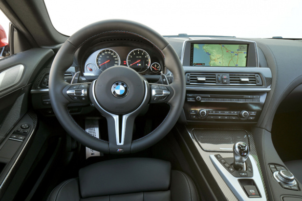 「BMW M6はこだわり抜いた専用パーツで華麗な走りを極めた高性能スポーツカー」の7枚目の画像
