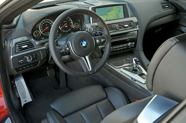 「BMW M6はこだわり抜いた専用パーツで華麗な走りを極めた高性能スポーツカー」の25枚目の画像