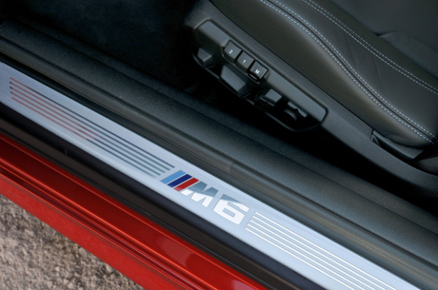 「BMW M6はこだわり抜いた専用パーツで華麗な走りを極めた高性能スポーツカー」の17枚目の画像
