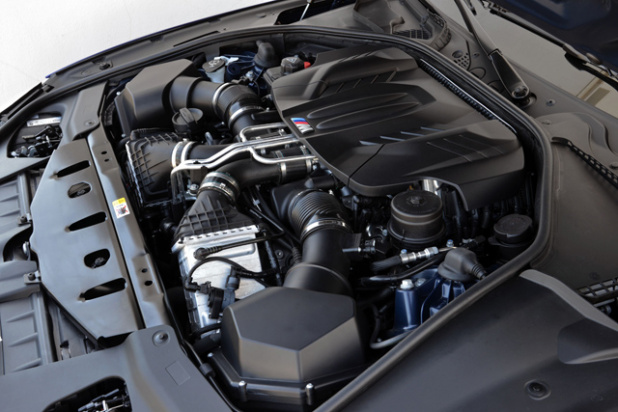 「BMW M6試乗。ターボエンジンの低速トルクを有効に使うのが速く走らせるコツ」の21枚目の画像