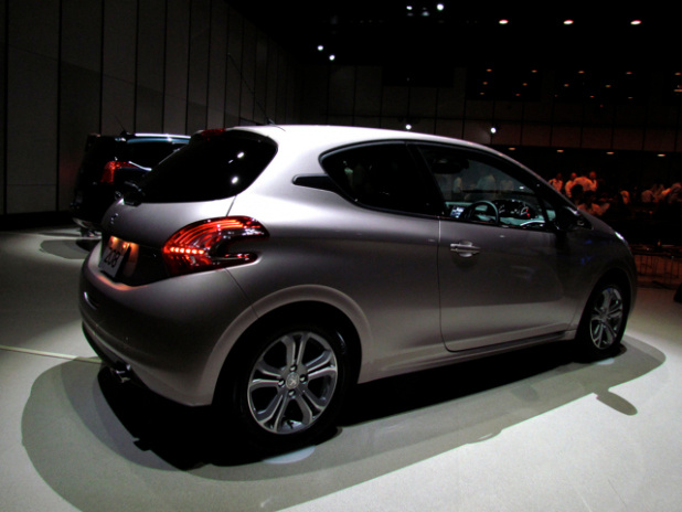 「プジョー208発表 価格は199万円から【Peugeot 208】」の14枚目の画像