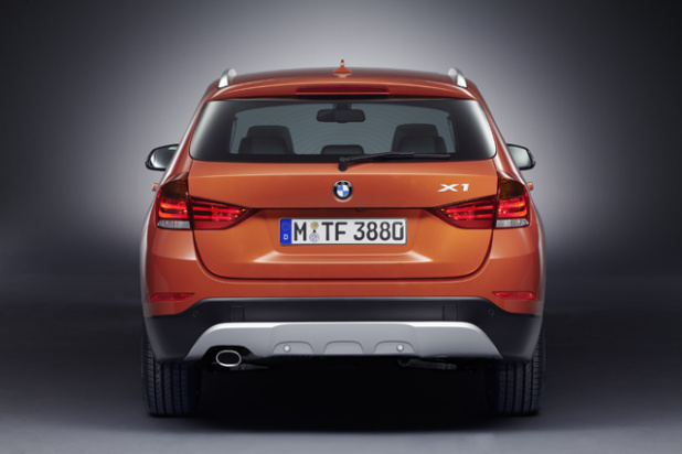 「BMW Ｘ１がマイナーチェンジ。アイドリングストップ装備で燃費も最大14.9km/Lに」の4枚目の画像