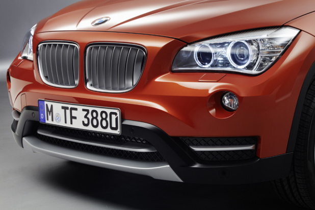 「BMW Ｘ１がマイナーチェンジ。アイドリングストップ装備で燃費も最大14.9km/Lに」の5枚目の画像