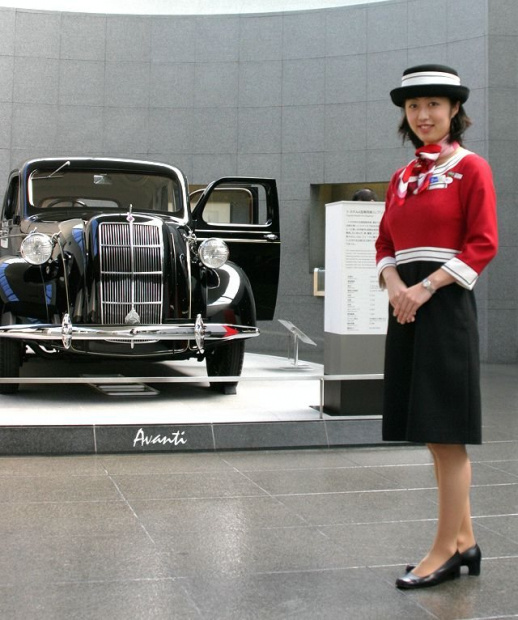 「トヨタが創立75周年で歴代車100台展示 ! 1/5デザインモックも !」の2枚目の画像