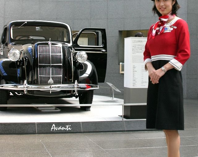トヨタが創立75周年で歴代車100台展示 1 5デザインモックも Clicccar Com