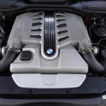 BMWの12気筒サルーンが25周年、歴代エンジンを振り返る - BMW 760iL（E66）