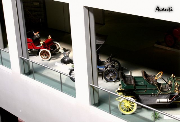 「トヨタが創立75周年で歴代車100台展示 ! 1/5デザインモックも !」の22枚目の画像