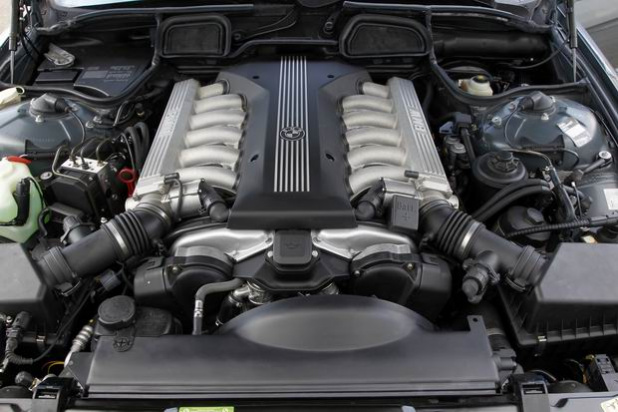 「BMWの12気筒サルーンが25周年、歴代エンジンを振り返る」の2枚目の画像