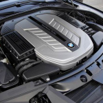 BMWの12気筒サルーンが25周年、歴代エンジンを振り返る - BMW 760L（2012）