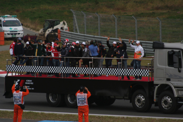 「超豪華! ベンツトラック載ってる荷物とは?【2012F1韓国GP】」の6枚目の画像