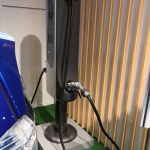 ホンダと東芝が共同でスマートホームシステム実証実験を開始 【CEATEC JAPAN 2012】 - 東芝充電器2