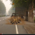 本当にキレイになってる？中国の道路清掃車が原始的すぎる！【動画】 - 中国　道路清掃車