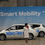 日産がスマホと連動した電気自動車自動運転システムを公開【CEATEC JAPAN 2012】 - 日産リーフ自動運転2
