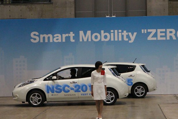 「日産がスマホと連動した電気自動車自動運転システムを公開【CEATEC JAPAN 2012】」の2枚目の画像