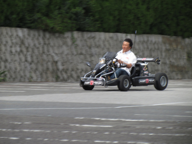 「大人が子供の笑顔になるX-kart無料試乗会やってます in お台場 船の科学館駐車場」の1枚目の画像