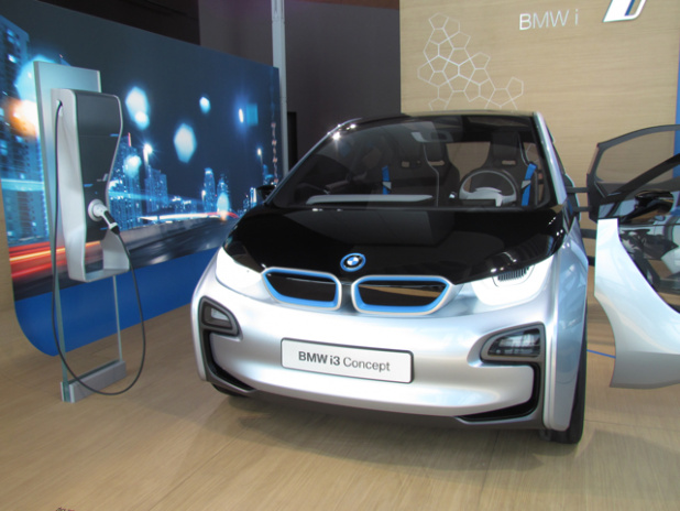 「BMW i3は500万円台、i8はBMWの最高価格の2000万円オーバーで2014年発売！【BMW i. BORN ELECTRIC TOUR.】」の32枚目の画像
