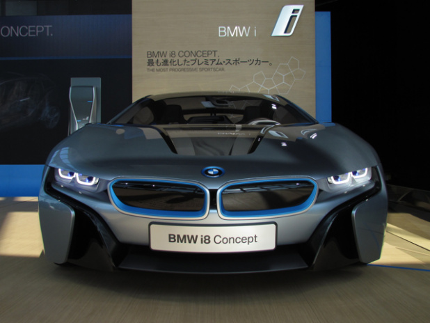 「BMW i3は500万円台、i8はBMWの最高価格の2000万円オーバーで2014年発売！【BMW i. BORN ELECTRIC TOUR.】」の1枚目の画像