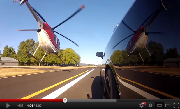 「異種乗り物対決　ヘリコプターとマッスルカーはどっちが速い!?【動画】」の2枚目の画像