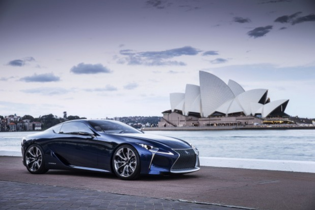 「トヨタLF-LCブルーは、カーボン・アルミボディに500馬力のハイブリッド【オーストラリア国際モーターショー】」の2枚目の画像