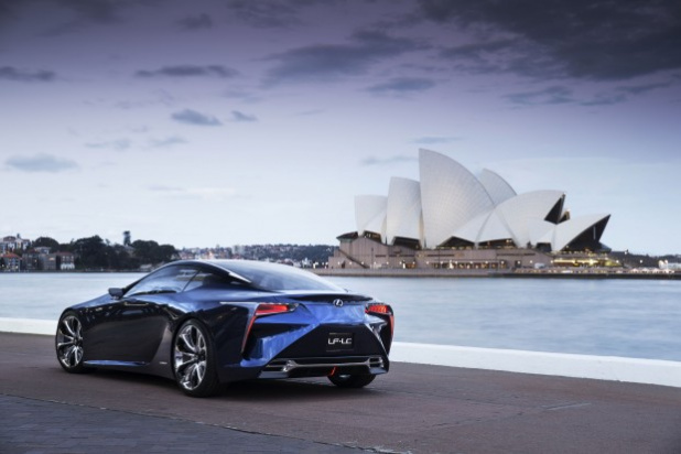 「トヨタLF-LCブルーは、カーボン・アルミボディに500馬力のハイブリッド【オーストラリア国際モーターショー】」の3枚目の画像