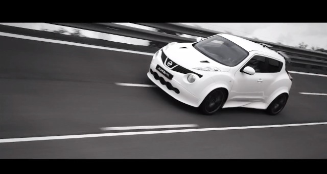 常識という殻を破ったスーパーsuv 日産juke R 市販第１号車が動き出す Clicccar Com