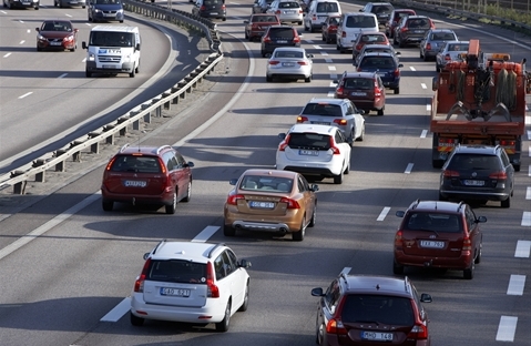 「ボルボが渋滞中の自動運転技術を2014年に市販予定」の1枚目の画像