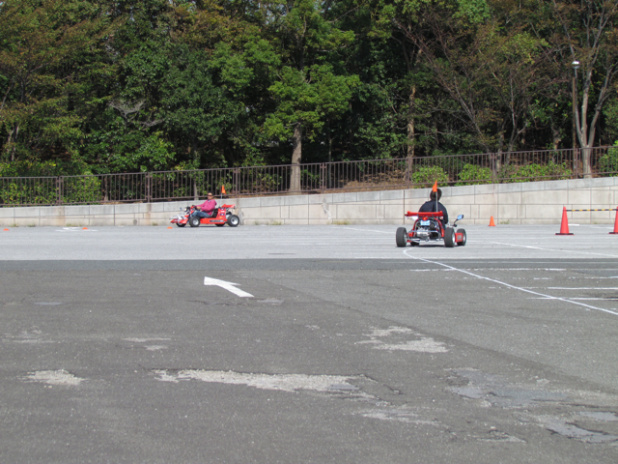 「大人が子供の笑顔になるX-kart無料試乗会やってます in お台場 船の科学館駐車場」の2枚目の画像