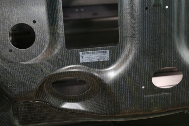 「電気自動車BMW i3は軽量カーボンボディで駆け抜ける悦びを演出」の3枚目の画像